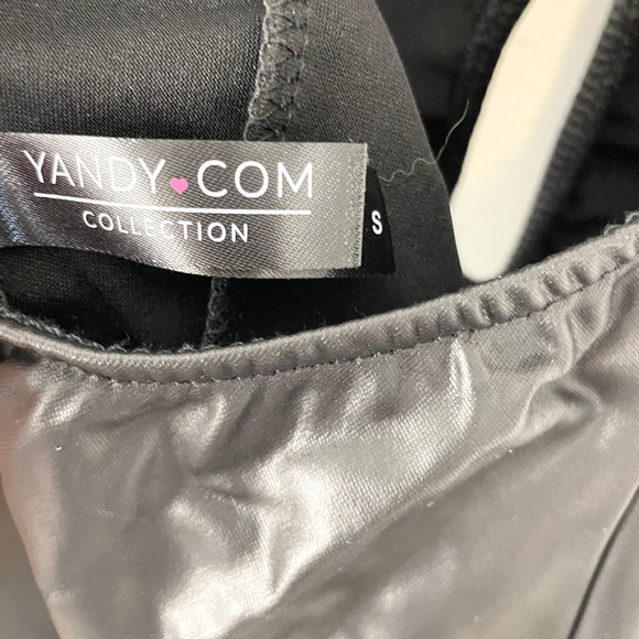 Elegant Black Cape and Dress Set - Picture 10 of 16